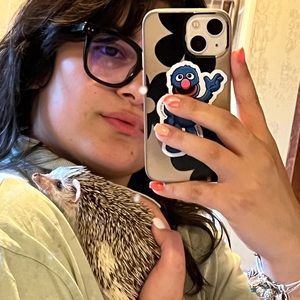 Meet your Posher, Hannah